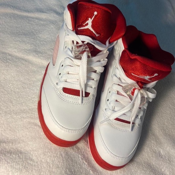 Perfect condition Jordans - Picture 2 of 4